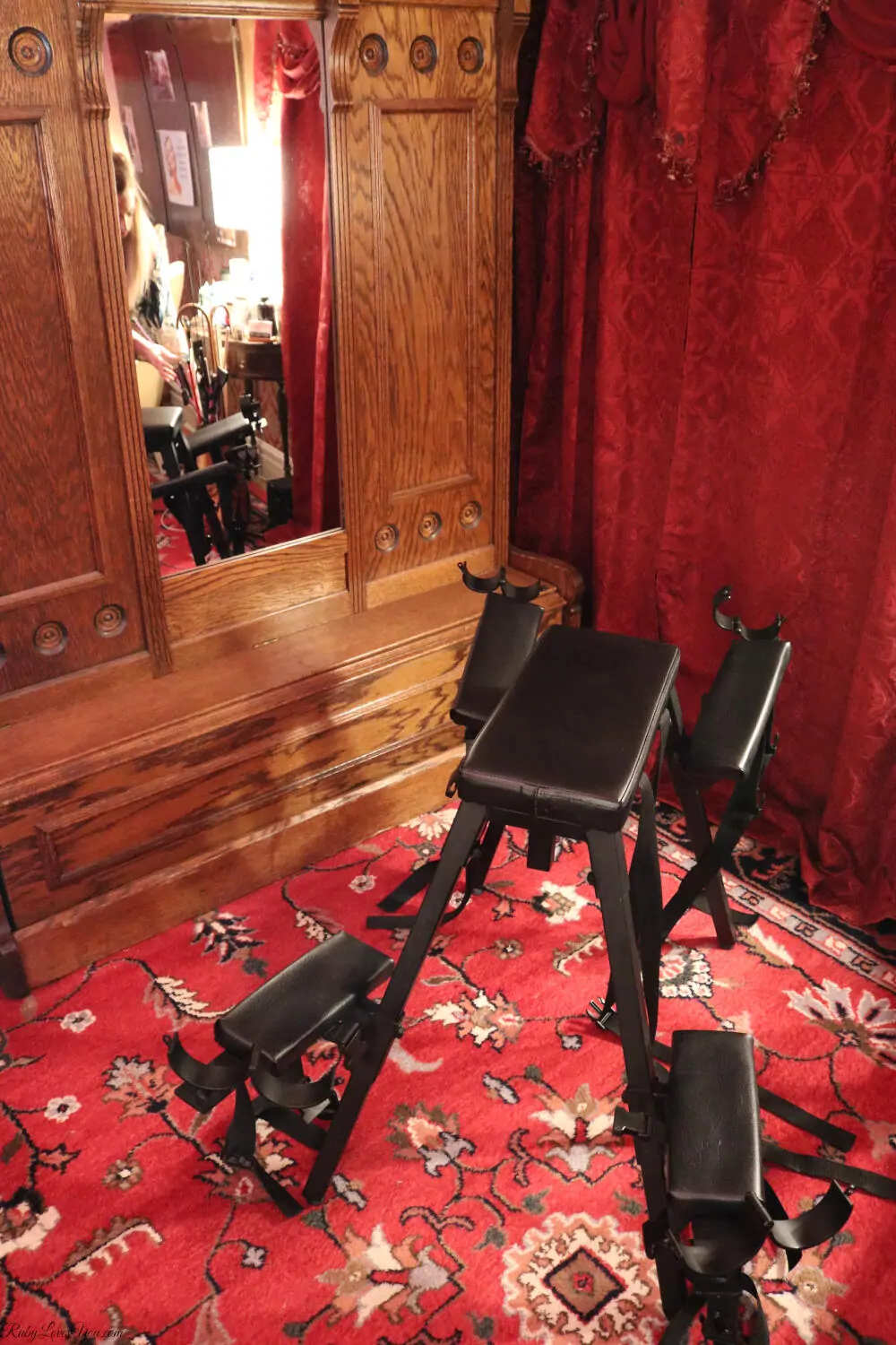 Stefani recommends best of Seattle bdsm and spanking Taylor momsen boob flash